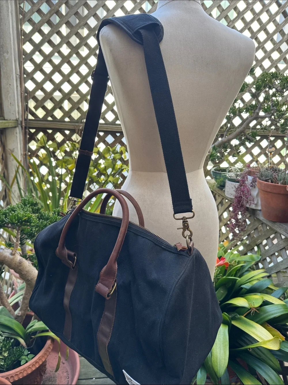 Mastline  Black waxed Canvas Weekender Bag with Brown Leather Trim. EUC